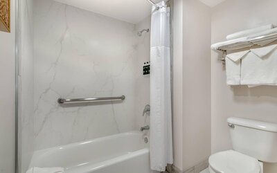 University Park Inn & Suites, an Ascend Collection Hotel