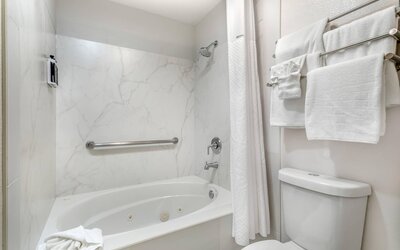 University Park Inn & Suites, an Ascend Collection Hotel