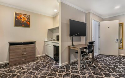 University Park Inn & Suites, an Ascend Collection Hotel