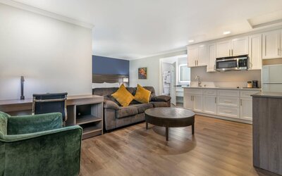 University Park Inn & Suites, an Ascend Collection Hotel