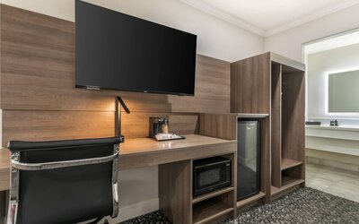 University Park Inn & Suites, an Ascend Collection Hotel
