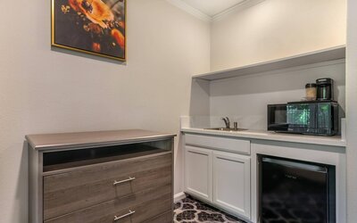University Park Inn & Suites, an Ascend Collection Hotel