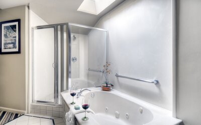 University Park Inn & Suites, an Ascend Collection Hotel