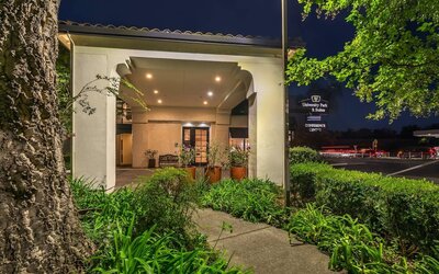 University Park Inn & Suites, an Ascend Collection Hotel