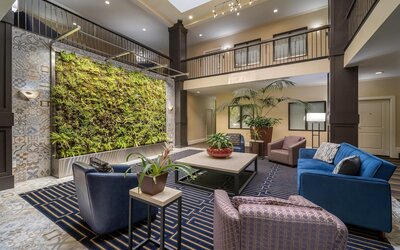 Best Western Plus Palm Court Hotel
