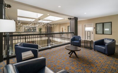 Best Western Plus Palm Court Hotel