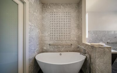 Best Western Plus Palm Court Hotel