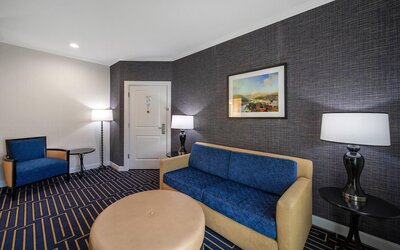 Best Western Plus Palm Court Hotel