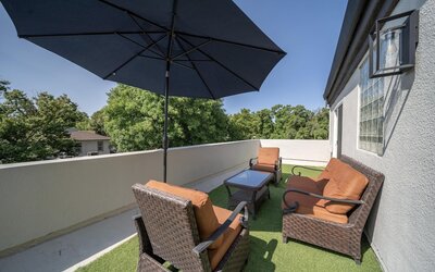 Best Western Plus Palm Court Hotel