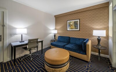 Best Western Plus Palm Court Hotel