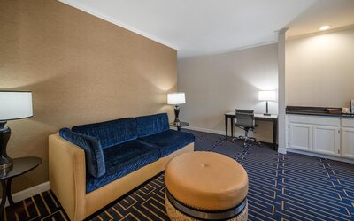 Best Western Plus Palm Court Hotel