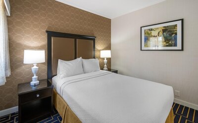 Best Western Plus Palm Court Hotel