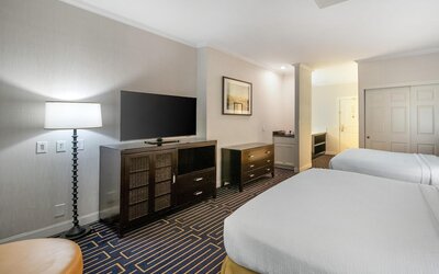Best Western Plus Palm Court Hotel