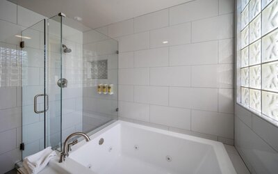 Best Western Plus Palm Court Hotel