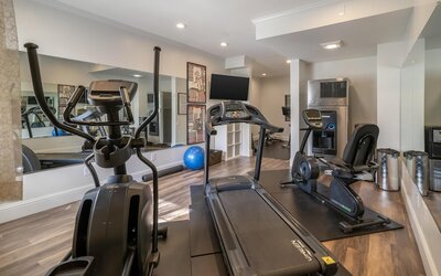 Best Western Plus Palm Court Hotel