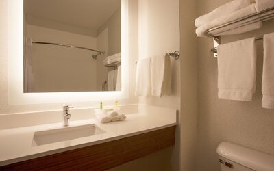 Holiday Inn Express & Suites Davis - University Area by IHG