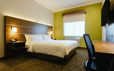 Holiday Inn Express & Suites Davis - University Area by IHG