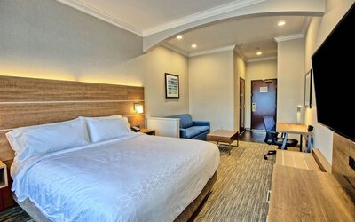 Holiday Inn Express & Suites Davis - University Area by IHG