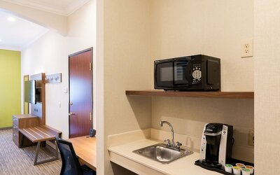 Holiday Inn Express & Suites Davis - University Area by IHG