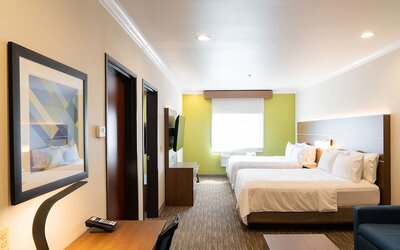 Holiday Inn Express & Suites Davis - University Area by IHG