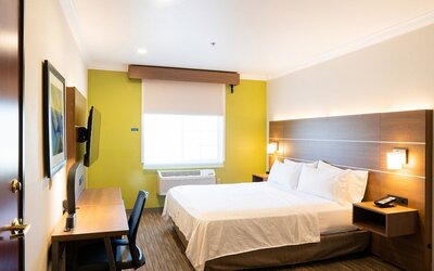 Holiday Inn Express & Suites Davis - University Area by IHG
