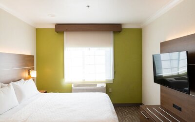 Holiday Inn Express & Suites Davis - University Area by IHG
