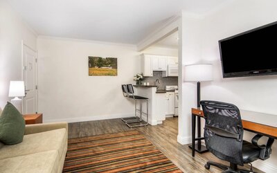 Aggie Inn, an Ascend Collection Hotel