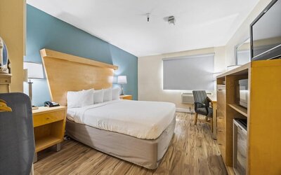 Days Inn by Wyndham Woodland