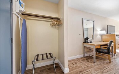 Days Inn by Wyndham Woodland