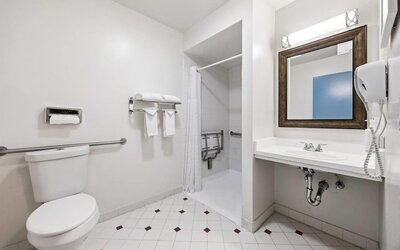Days Inn by Wyndham Woodland