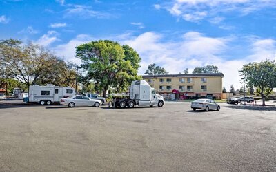 Days Inn by Wyndham Woodland