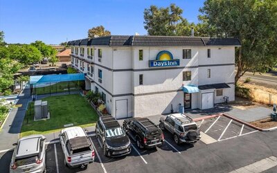 Days Inn by Wyndham Woodland