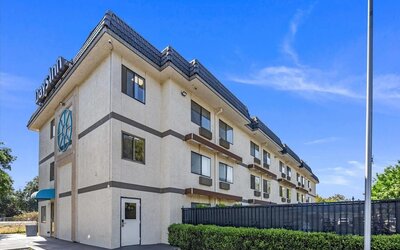 Days Inn by Wyndham Woodland