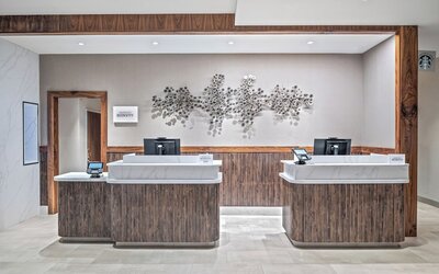 Courtyard By Marriott Woodland