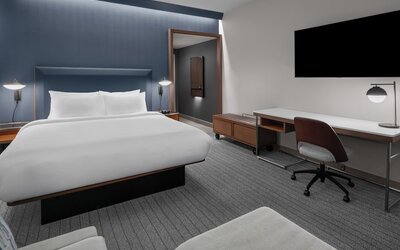 Courtyard By Marriott Woodland