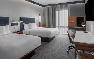 Courtyard By Marriott Woodland
