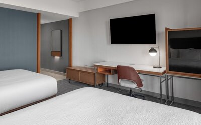 Courtyard By Marriott Woodland