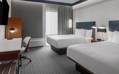 Courtyard By Marriott Woodland