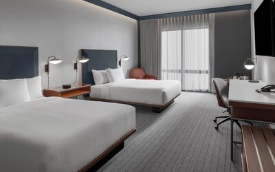 Courtyard By Marriott Woodland