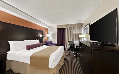 Best Western Plus Toronto North York Hotel & Suites