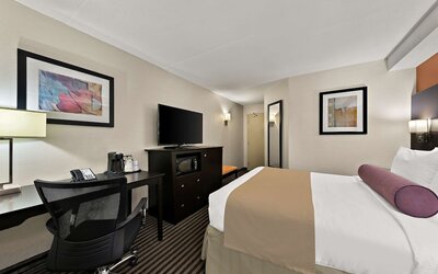 Best Western Plus Toronto North York Hotel & Suites