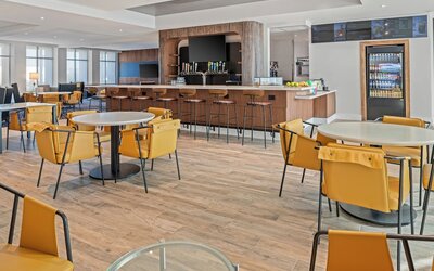 Courtyard By Marriott Woodland