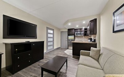 Best Western Plus Toronto North York Hotel & Suites