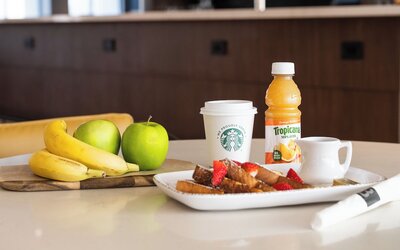 Courtyard By Marriott Woodland