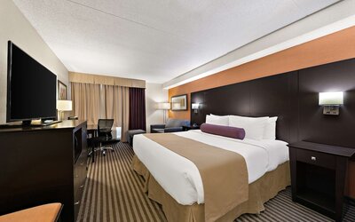 Best Western Plus Toronto North York Hotel & Suites