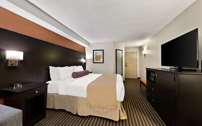 Best Western Plus Toronto North York Hotel & Suites