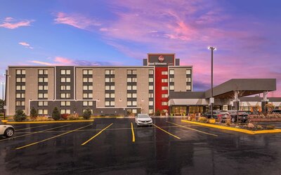 Best Western Plus Toronto North York Hotel & Suites