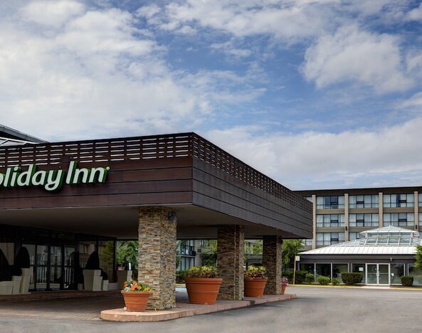 Holiday Inn Toronto Airport East by IHG