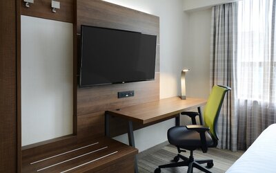 Holiday Inn Express Toronto - Downtown by IHG