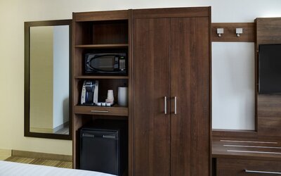 Holiday Inn Express Toronto - Downtown by IHG